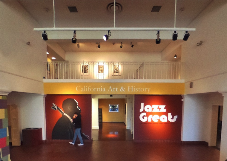 Image of the foyer of the de Saisset Museum