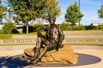 A bronze statue of Abraham Lincoln in Louisville, KY.