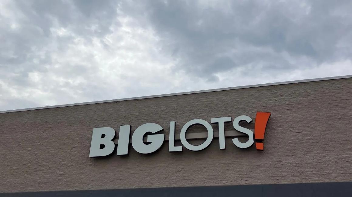 Big Lots retail sign 