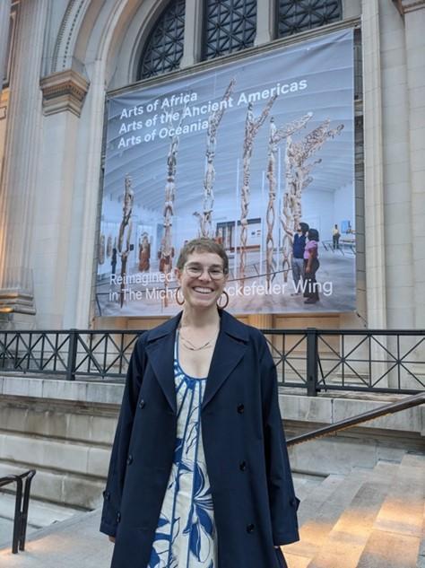 Maggie in front of the Metropolitan Museum of Art
