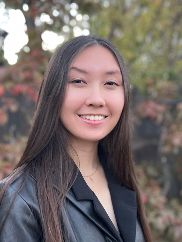 Isabela Erfort headshot