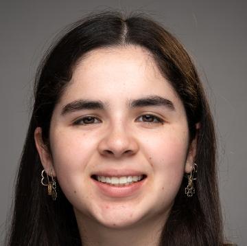 Ximena M headshot