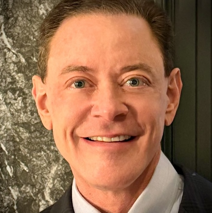 Andrew Solomon's headshot