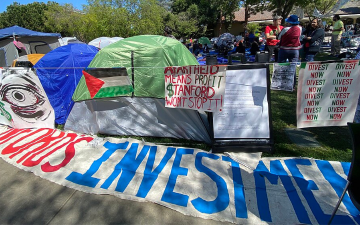 Pro Palestine protest and encampment in White Memorial Plaza in Stanford University in late April 2024, during the Israeli Hamas War. Photos taken on April 28th 2024 Suiren2022, CC BY 4.0 via Wikimedia Commons