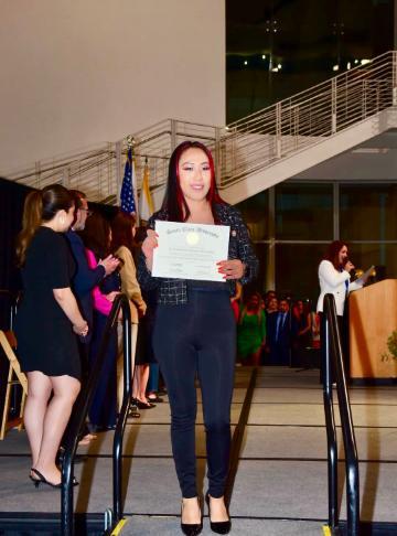 Karina with her MOBI x LBFSV Certificate