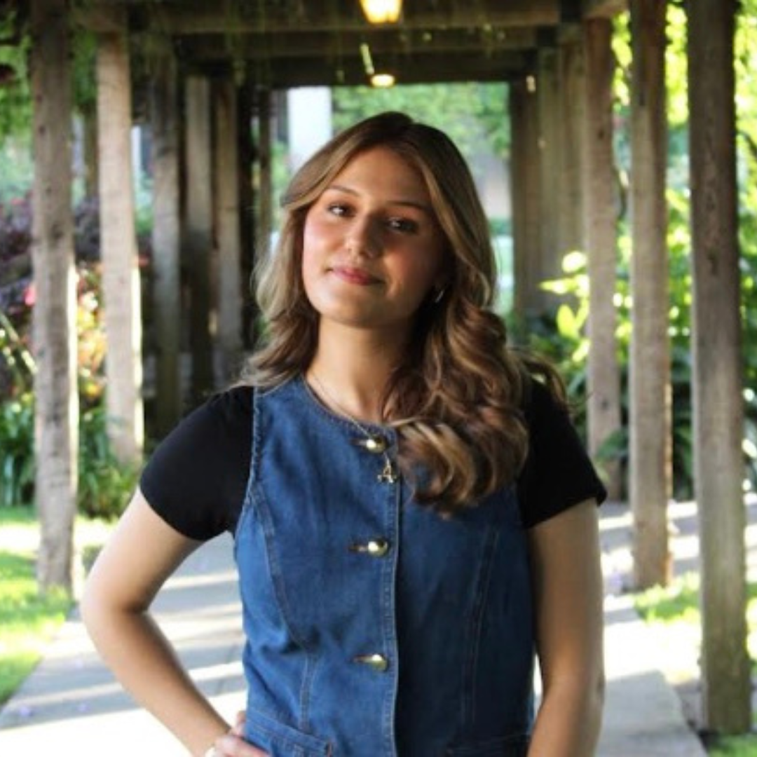 Anixia Davila Headshot 