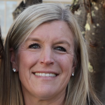 Kristen Degnan headshot square