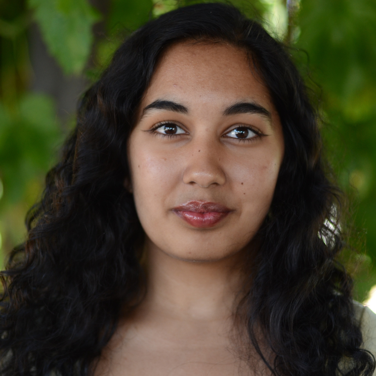 Pragna Burra Headshot