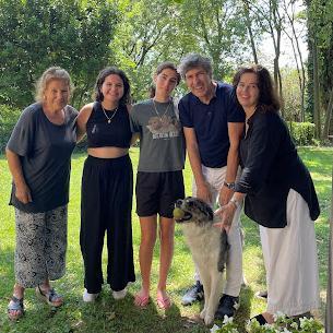 Sofia and fellow volunteers