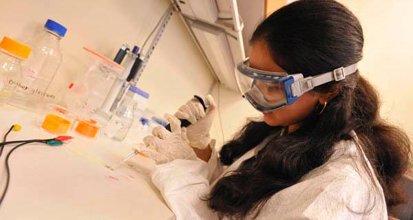  Testing microfluidic device